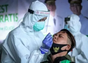 Ikuti Tes Usap Tenggorokan, Berharap PSBB Tak Dilanjutkan