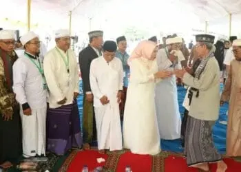 KEAGAMAAN: Bupati Serang Ratu Tatu Chasanah saat menggelar kegiatan keagamaan dengan para ulama. (ISTIMEWA)