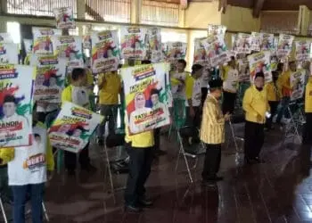 DEKLARASI: Kader partai Golkar menyatakan dukungan untuk Tatu-Pandji, belum lama ini. (DOKUMEN/SATELIT NEWS)
