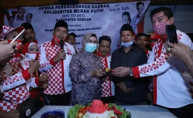 DEKLARASI: Organisasi kemasyarakatan Solidaritas Merah Putih (Solmet) Kabupaten Serang, saat menggelar deklarasi relawan Bertaji (Bersama Tatu-Panji). (SIDIK/SATELIT NEWS)