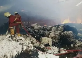 Butuh 24 Jam Untuk Jinakkan Kebakaran 3 Gudang PT Argo Pantes