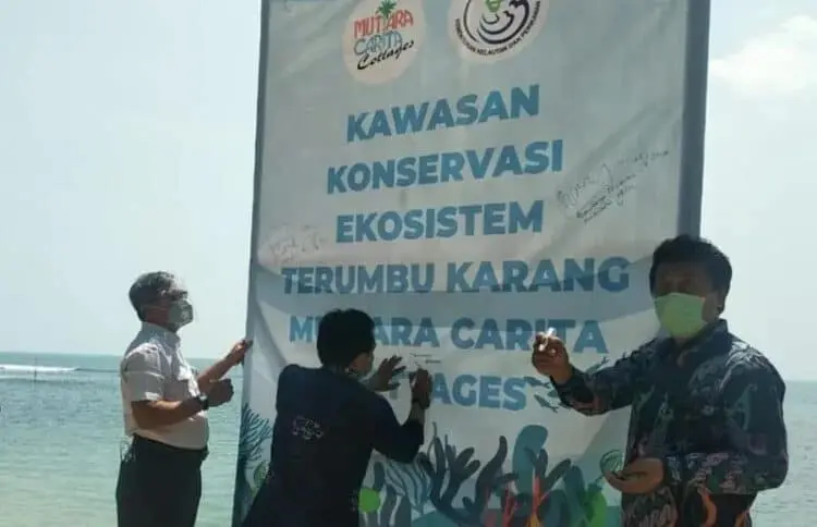 Pantai Mutiara Carita Tempat Konservasi Terumbu Karang