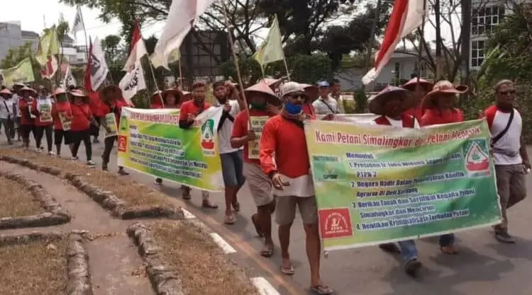 Ratusan Petani Jalan Kaki dari Medan ke Jakarta
