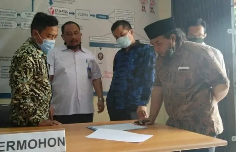 Vokalis Jamrud Bersikukuh Menggugat, KPU Menolak