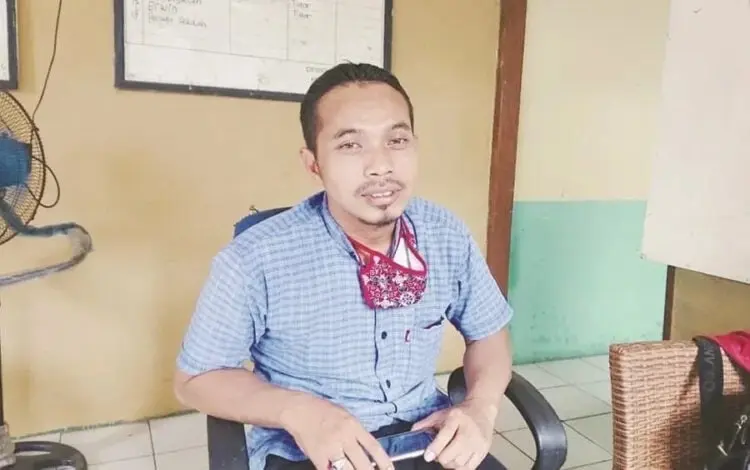 PKBM DARING: Zainul Abidin, pengelola PKBM Cipta Cendikia Cipondoh. (IRFAN/SATELIT NEWS)