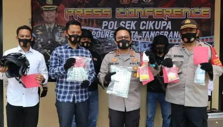 1.722 Butir Obat Terlarang Disita dari Toko Kosmetik
