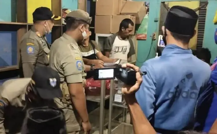 Razia Pekat, Satpol PP Pandeglang Sita 54 Botol Miras