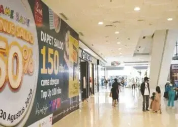 JAM OPERASIONAL DITAMBAH: Suasana di Tangcity Mall. (DOK/SATELIT NEWS)