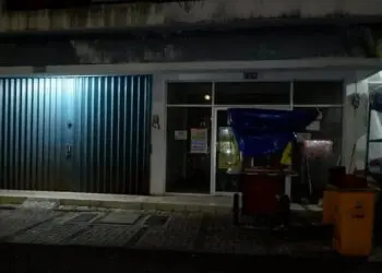 LOKASI PESTA MIRAS: Ruko Cluster Florensia Citra Raya, Desa Ciakar, Kecamatan Panongan yang dijadikan lokasi pesta miras yang berujung maut, Selasa (24/8). (ALFIAN/SATELIT NEWS)