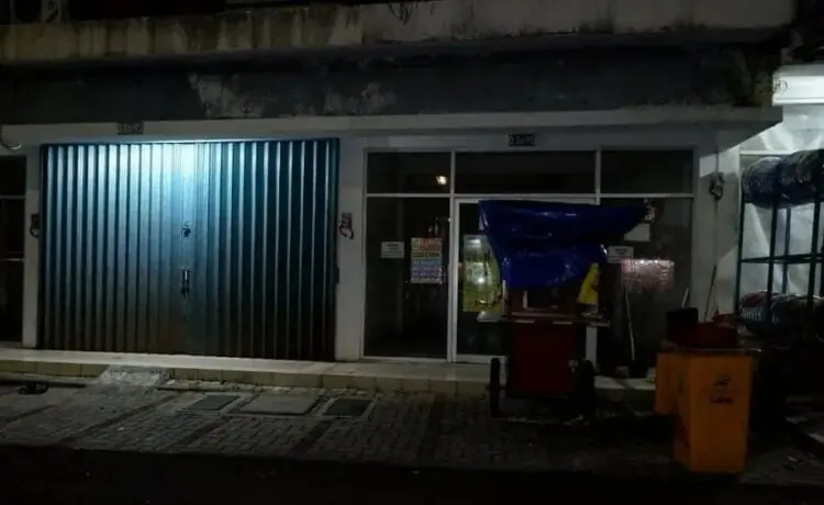 LOKASI PESTA MIRAS: Ruko Cluster Florensia Citra Raya, Desa Ciakar, Kecamatan Panongan yang dijadikan lokasi pesta miras yang berujung maut, Selasa (24/8). (ALFIAN/SATELIT NEWS)