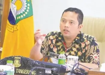 INOVATIF: Walikota Tangerang Arief Wismansyah saat membuka kegiatan pelaksanaan Verifikasi Rencana Kerja Anggaran Perubahan (RKAP) tahun anggaran 2020 melalui zoom meeting di Ruang Rapat Walikota, Kamis (27/8). (ISTIMEWA)