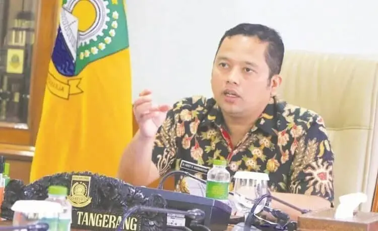 INOVATIF: Walikota Tangerang Arief Wismansyah saat membuka kegiatan pelaksanaan Verifikasi Rencana Kerja Anggaran Perubahan (RKAP) tahun anggaran 2020 melalui zoom meeting di Ruang Rapat Walikota, Kamis (27/8). (ISTIMEWA)