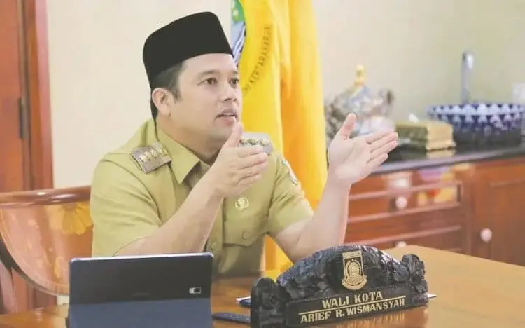 Lepas KKK Mahasiswa Unis, Walikota Arief Minta Mahasiswa Bantu Pulihkan Ekonomi