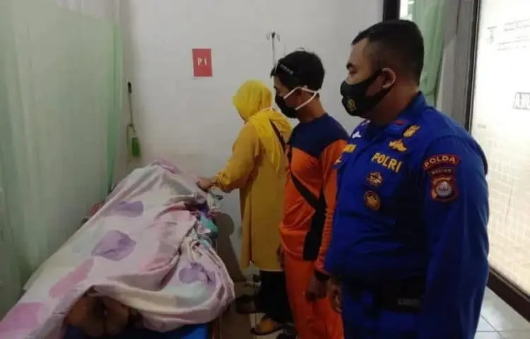 Tiga Wisatawan Terseret Ombak di Pantai Karang Suraga