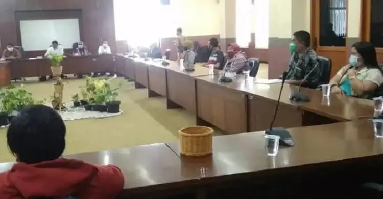 Kena PHK, 14 Buruh Mengadu ke DPRD Kabupaten Tangerang