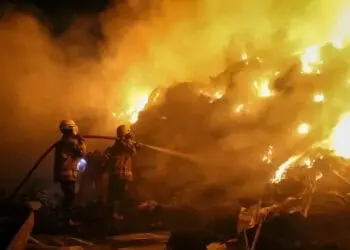 Gudang Limbah Busa di Pasar Kemis Terbakar