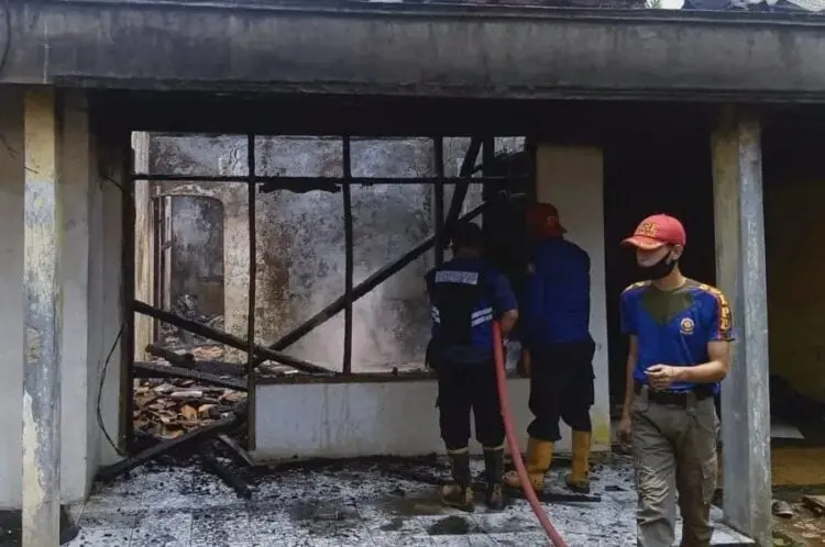 Rumah Terbakar, Kerugian Diperkirakan Ratusan Juta