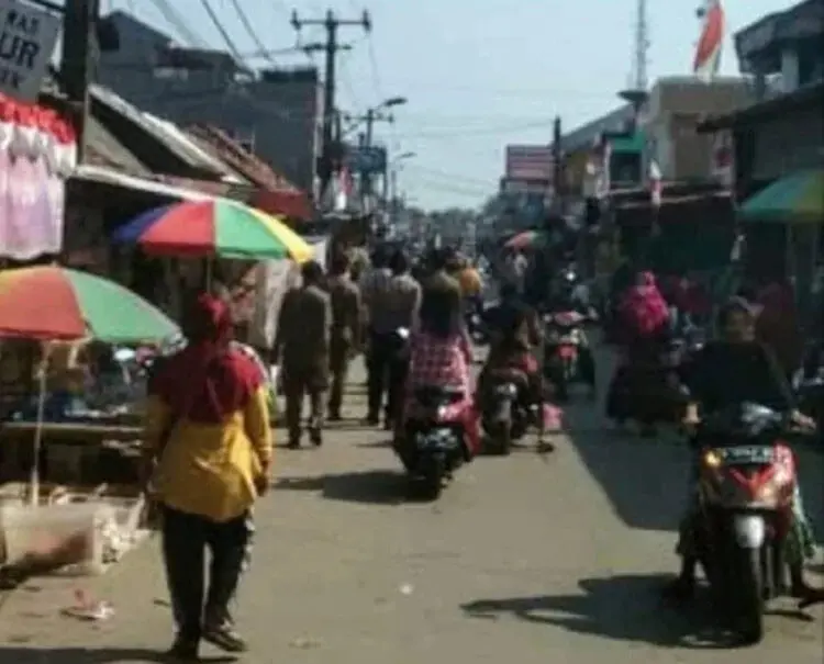 Pasar Tumpah Desa Kresek Bakal Dipindah