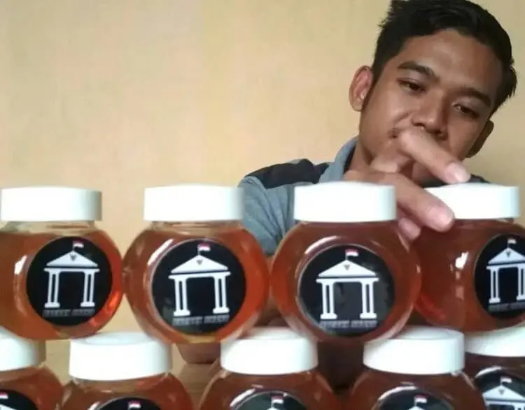 Boedak Saung Pasarkan Madu Keluar Banten