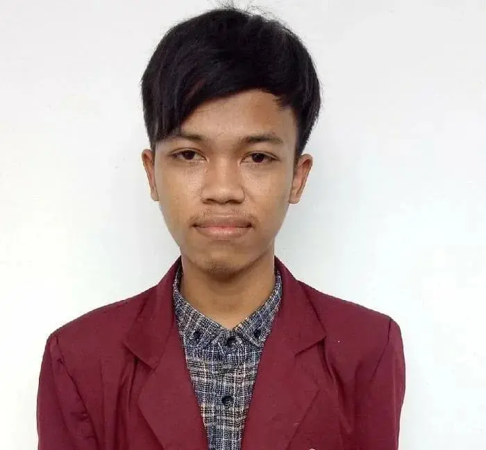 Rela Jadi Penggali Kubur untuk Bantu Ekonomi Keluarga