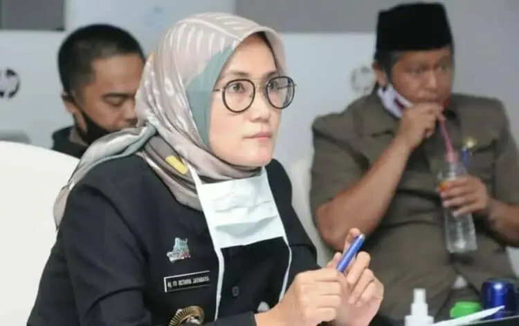 Bupati Iti Diganjar Penghargaan Most Populer Leader in Social Media
