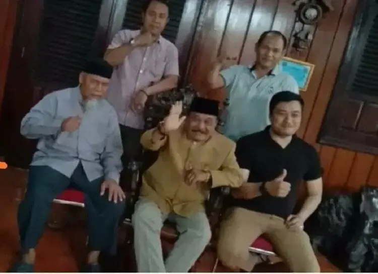 Komedian Haji Bolot Dukung Muhamad-Saraswati