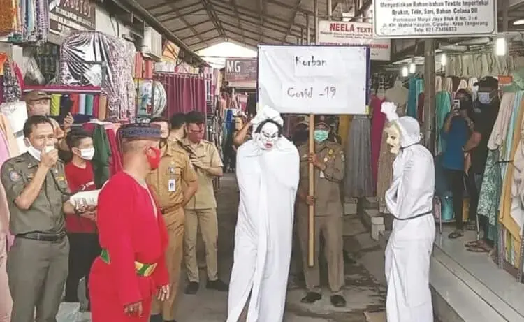 “Pocong” Sosialisasi Protokol Kesehatan