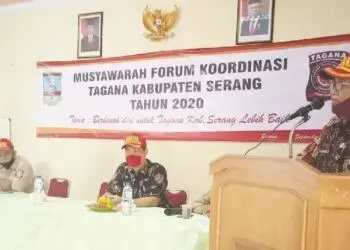 MUSYAWARAH: Kepala Dinsos Kabupaten Serang, Ahmad Saefudin saat acara Musyawarah Forum Koordinasi Tagana Kabupaten Serang tahun 2020, di aula Dinsos Kabupaten Serang, Kamis (10/9‎). (SIDIK/SATELIT NEWS)