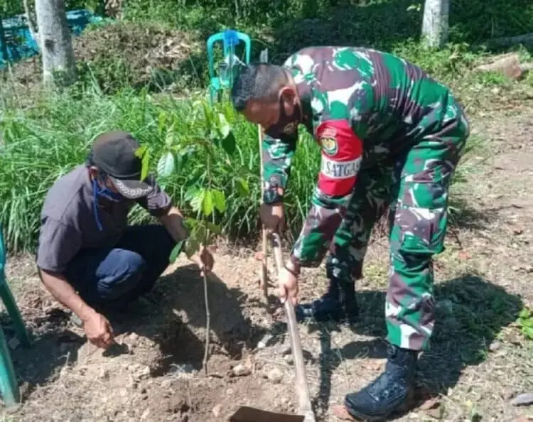 Jaga Kelestarian Alam, Kodim Pandeglang Gelar Kegiatan Reboisasi