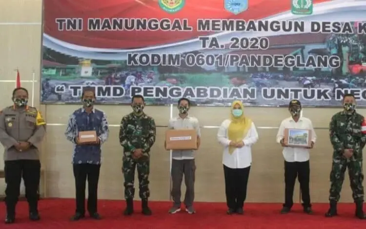 150 Personel TNI Dikerahkan Bangun Jalan di Patia