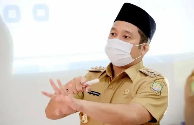 ARAHAN: Walikota Tangerang Arief Wismansyah saat memberikan arahan dalam doa bersama yang digelar secara daring bersama seluruh jajaran Pemkot, Selasa (8/9). (ISTIMEWA)