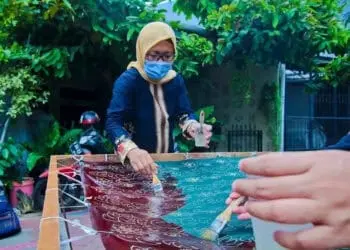 Membatik Sambut Hari Batik Nasional