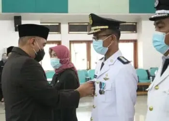 Lantik 402 Pejabat, Bupati Zaki Tekankan Inovasi Pelayanan