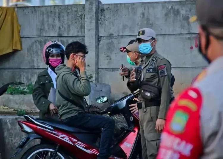 Pilih Sanksi Denda Atau Sanksi Sosial