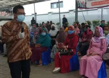 Sidak Bantuan UMKM, Sekda Pandeglang Tegur Warga Tak Bermasker