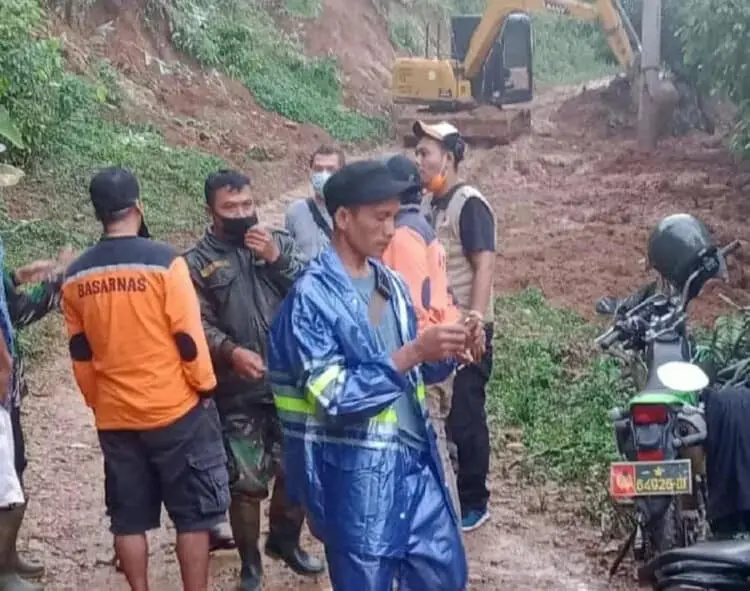 Pasca Longsor, Satu Kampung di Cihara Masih Terisolir