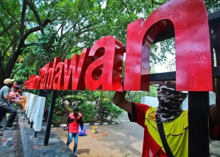Perawatan Taman Makam Pahlawan Taruna