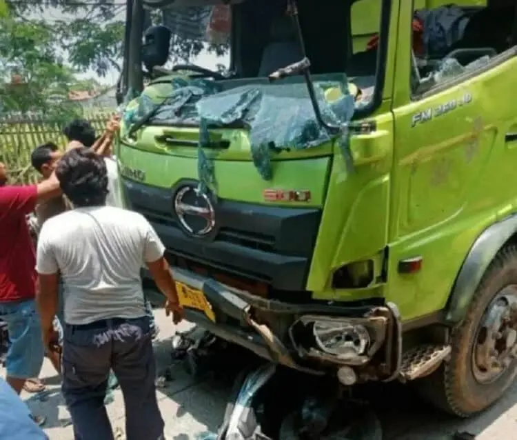 Lindas Pemotor, Sopir Truk Diamuk Massa