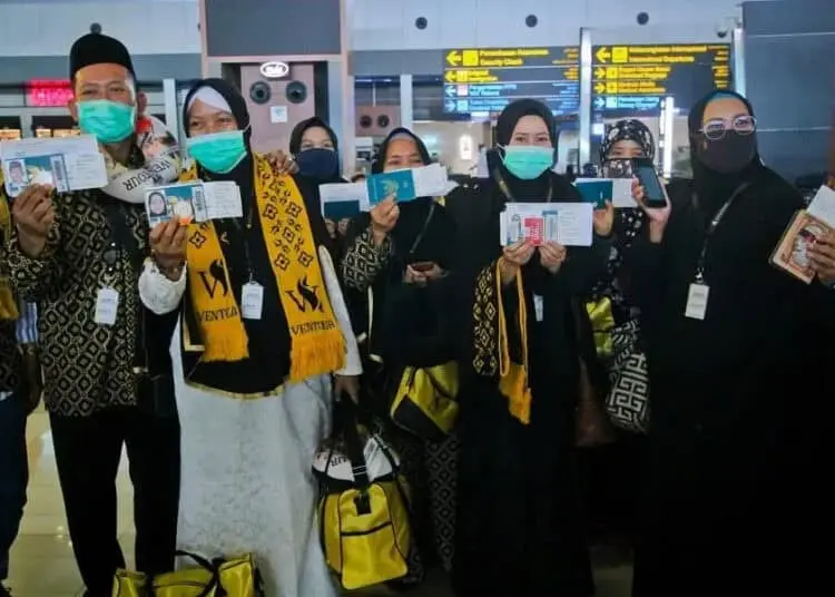 Suasana Keberangkatan Umrah Perdana di Bandara Soetta