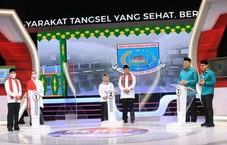Langsung Hangat di Debat Pertama