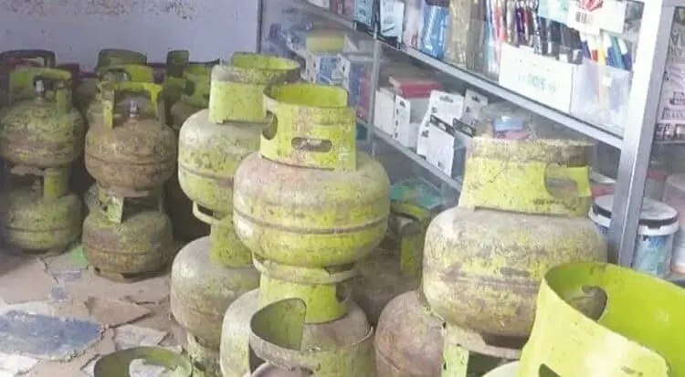 Jelang Akhir Tahun, Gas 3 Kg Langka