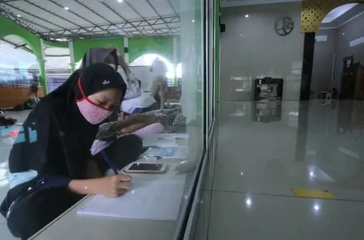 Pemda Berhati-hati Buka KBM Tatap Muka