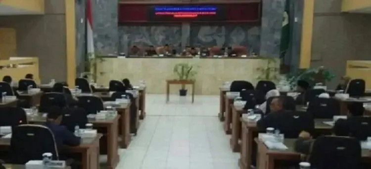 Belasan Raperda Batal Dibahas