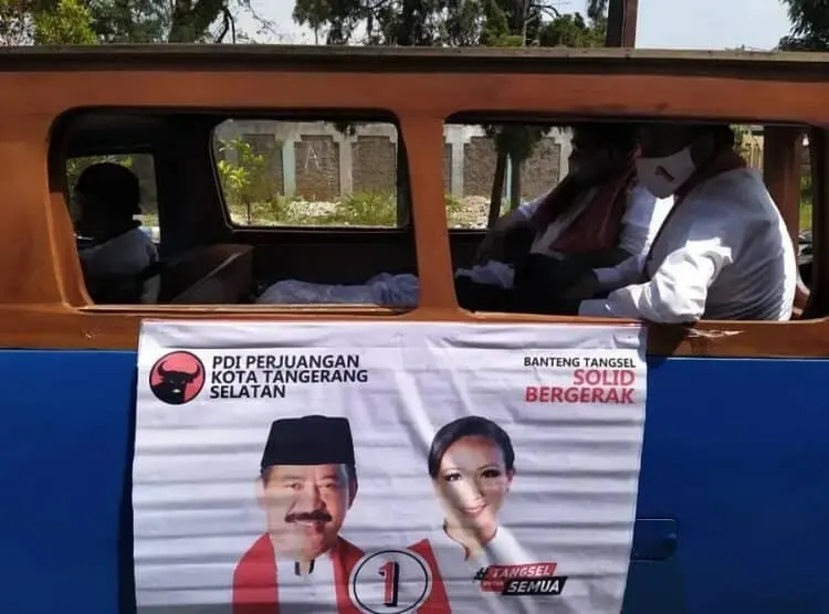 Naik Oplet, Muhamad dan Rano Karno Sambangi Warga
