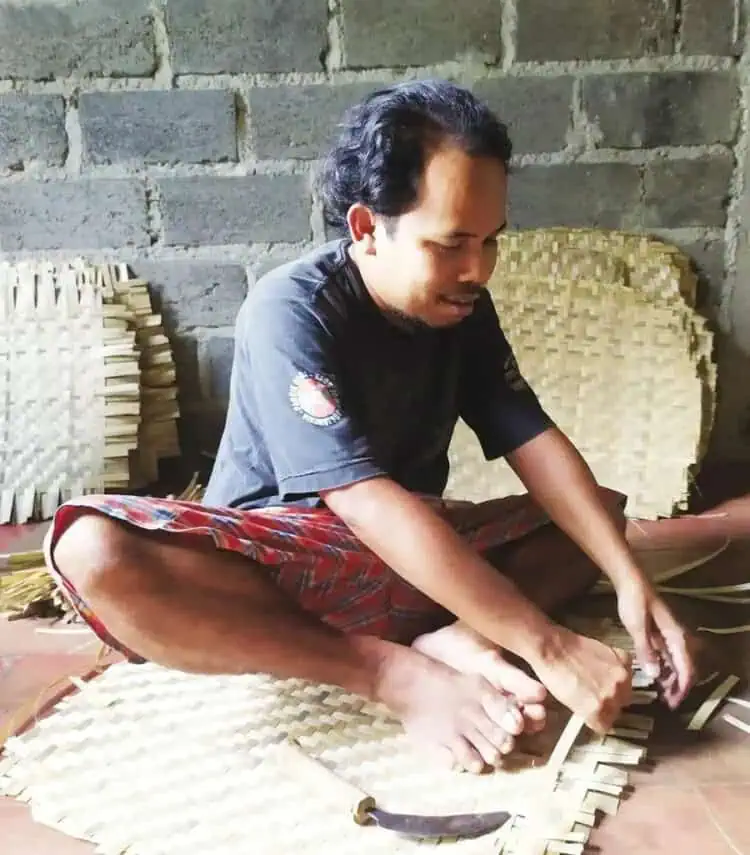 Pengrajin Anyaman Bambu Rancagong Pilih Bertahan