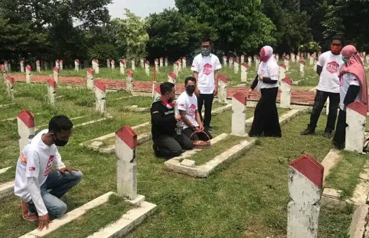 ACT Gelar Tabur Bunga di TMP Seribu