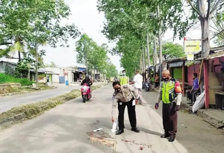 Jatuh dan Terlindas Truk, Pengendara Motor Tewas