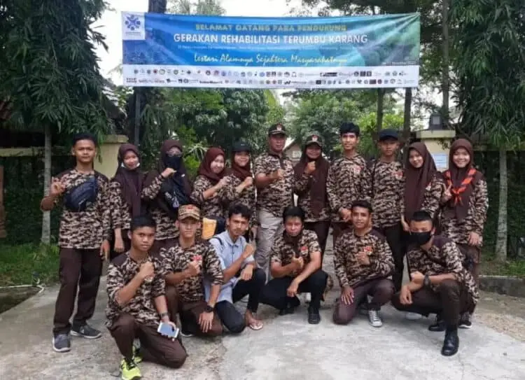 Terumbu Karang Dilepas di Pulau Liwungan