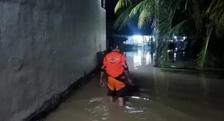 Sekeluarga Nyaris Tewas Tertimpa Rerentuhan Rumah