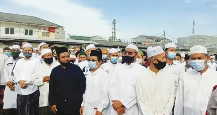 Ratusan Massa dan Simpatisan FPI Geruduk Polsek